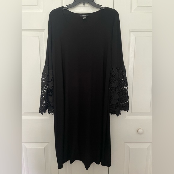 Alfani Dresses & Skirts - NWOT Alfani Black Shift Dress with Lace Bell Sleeves